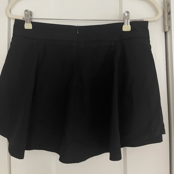 Brandy Melville skirt - Picture 2 of 2